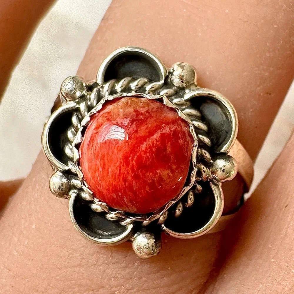 Navajo Flower Ring Red Spiny Oyster Sz 7 Sterling Silver Scalloped Native Amer
